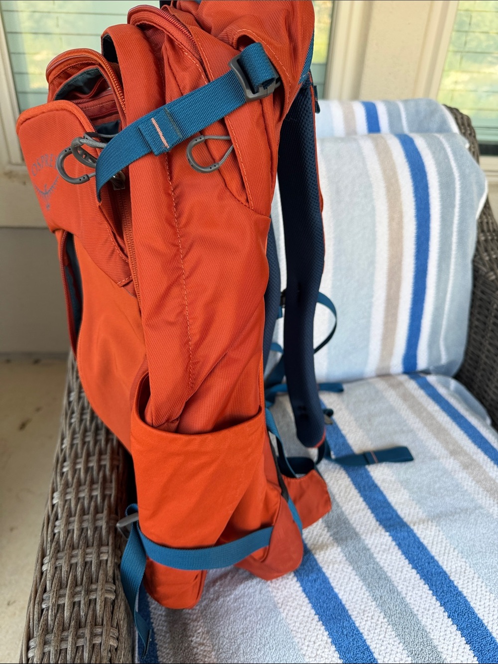 OSPREY Orange w/ Blue Accents Tropos Backpack/Daypack - Picture 8 of 8